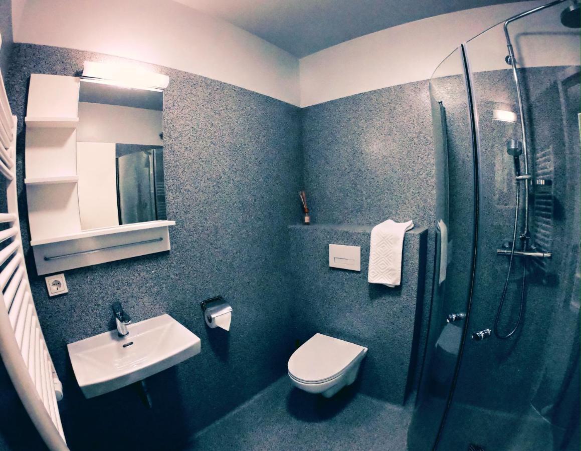 Hotel Tjarna Njarthvik Εξωτερικό φωτογραφία